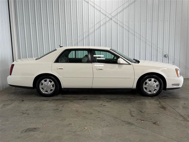 Used 2005 Cadillac De Ville Premium FWD image 2