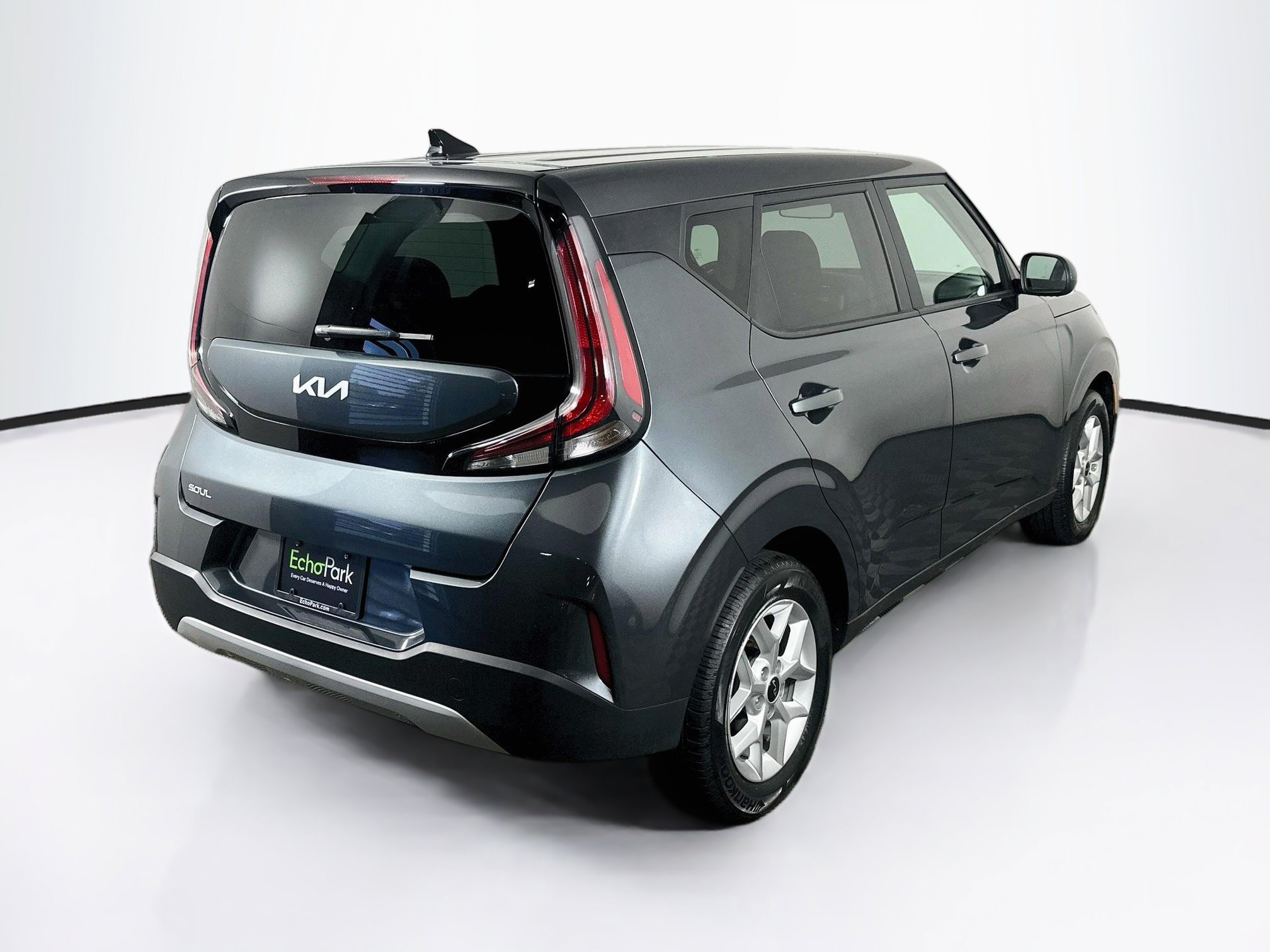 Used 2025 Kia Soul LX w/ LX Technology Package FWD image 9