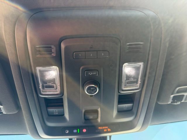 Used 2022 Chevrolet Suburban LT AWD/4WD image 32