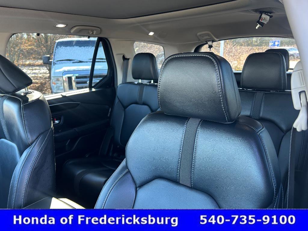 Certified 2025 Honda Pilot Touring image 17