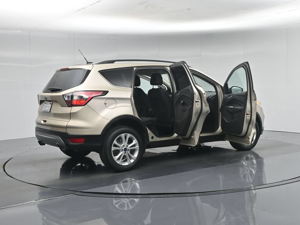 Certified 2017 Ford Escape SE w/ Equipment Group 201A FWD image 6