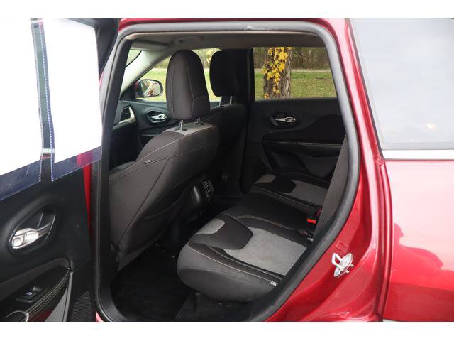 Used 2014 Jeep Cherokee Latitude AWD/4WD image 8