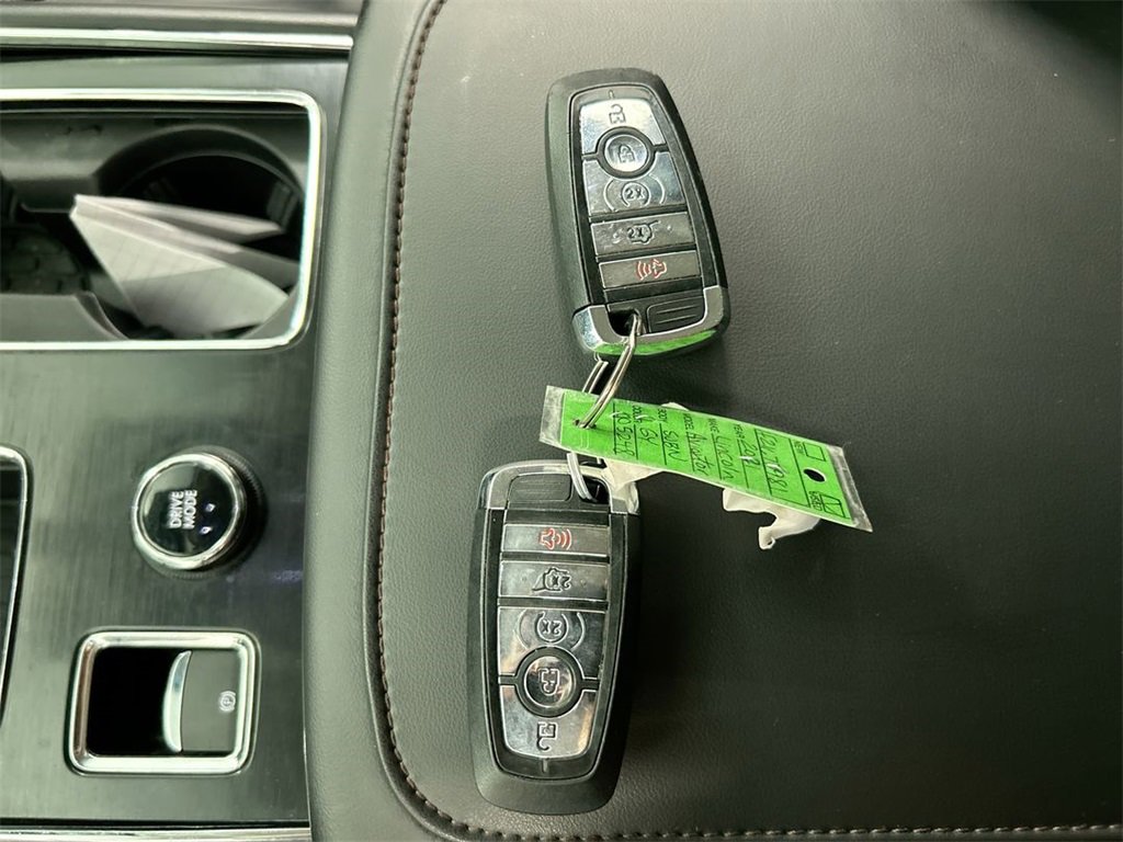 Used 2021 Lincoln Aviator Reserve w/ Elements Package Plus image 12