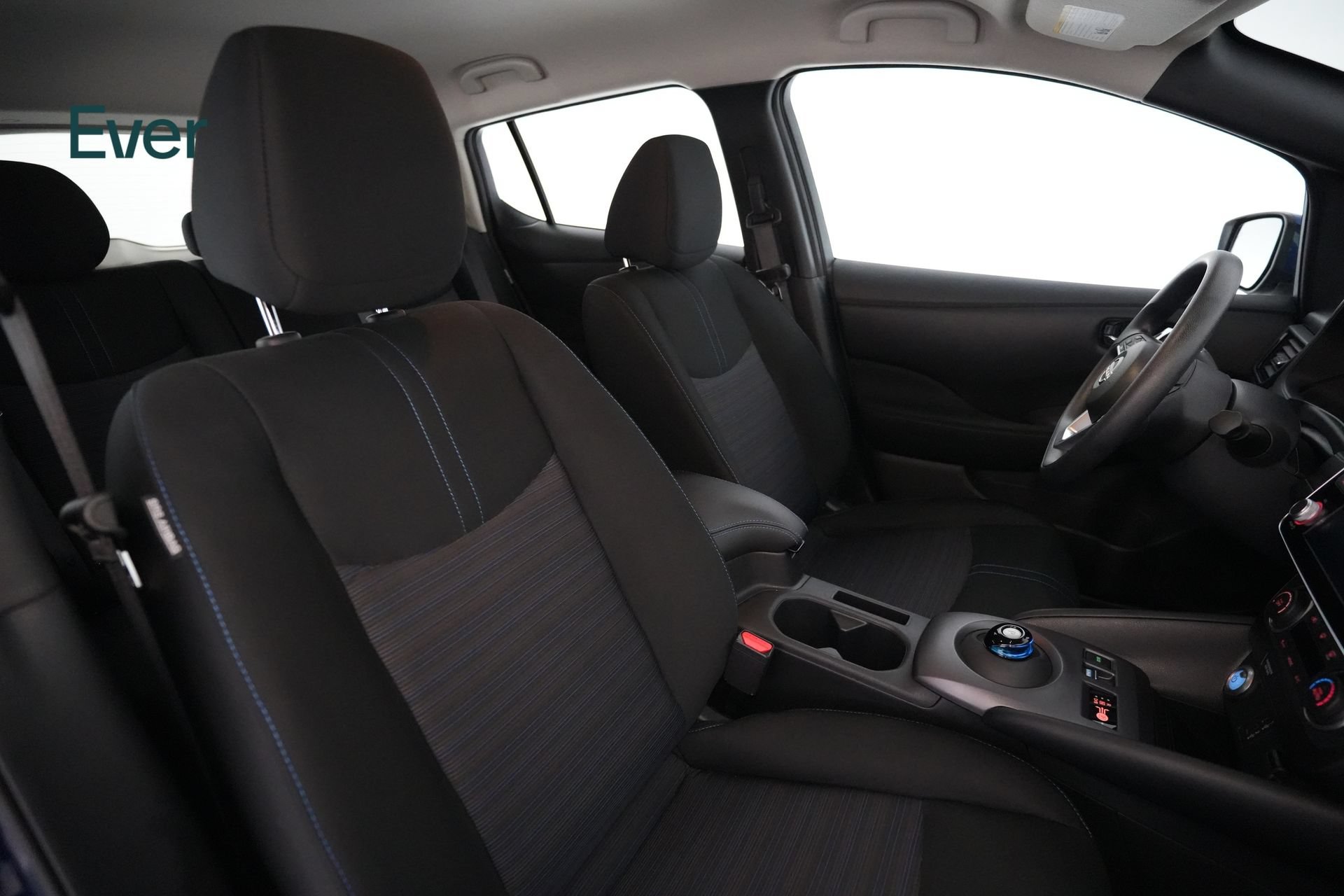 Used 2025 Nissan Leaf S FWD image 23