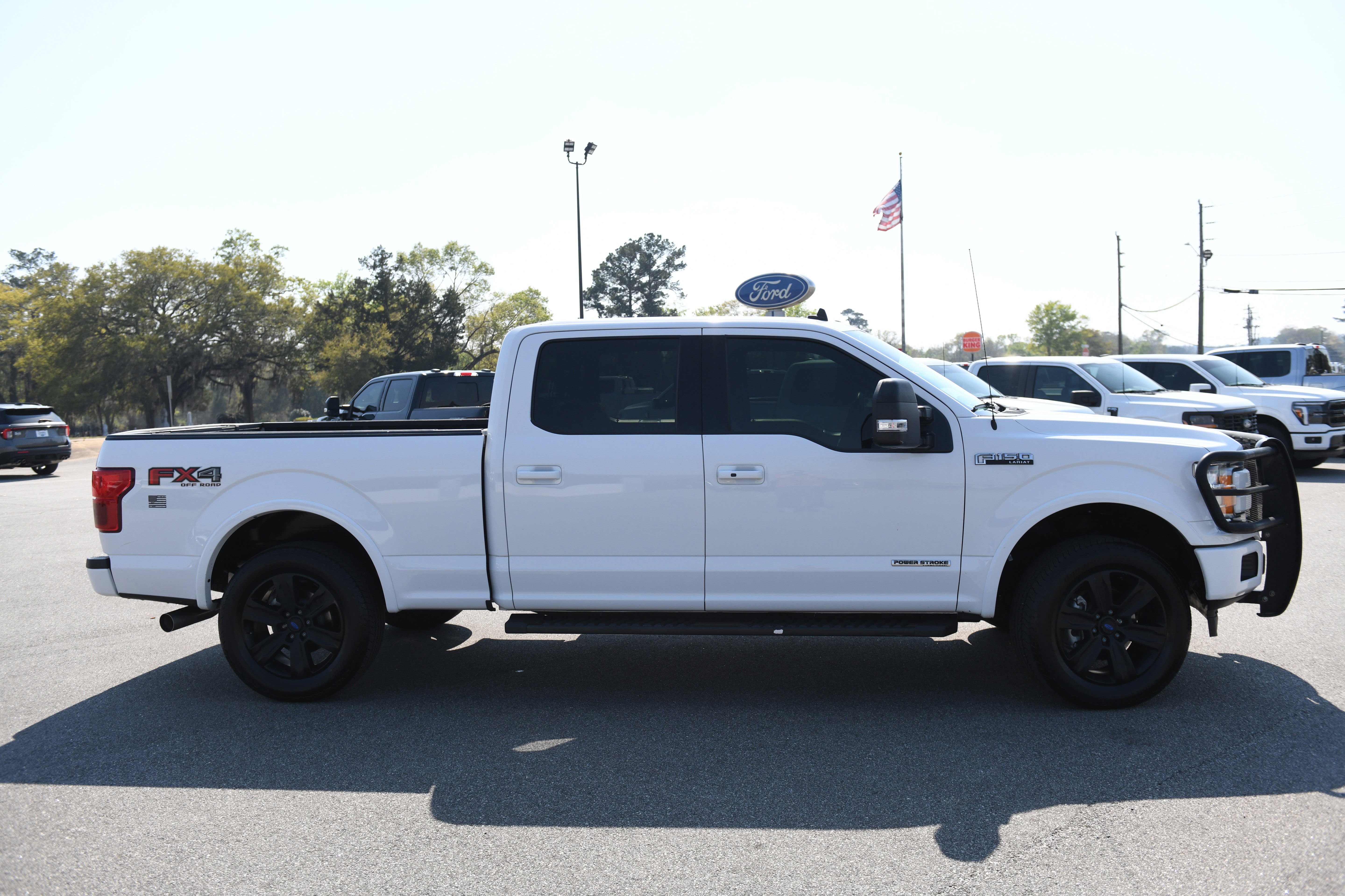 Used 2019 Ford F150 Lariat image 2