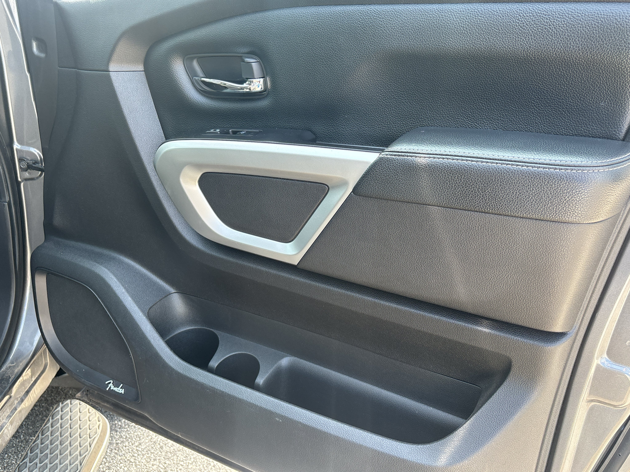 Used 2021 Nissan Titan SL w/ Moonroof Package RWD image 22