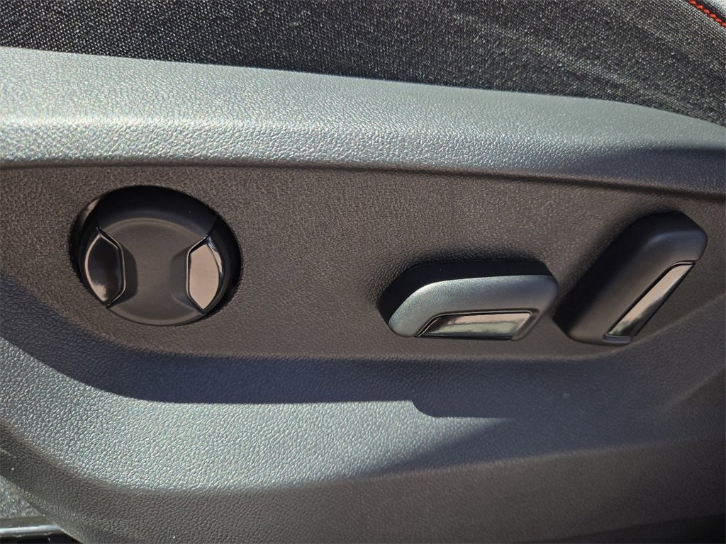 New 2025 Volkswagen Atlas Peak Edition SE image 19