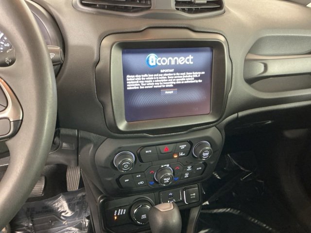 Used 2022 Jeep Renegade Latitude image 18