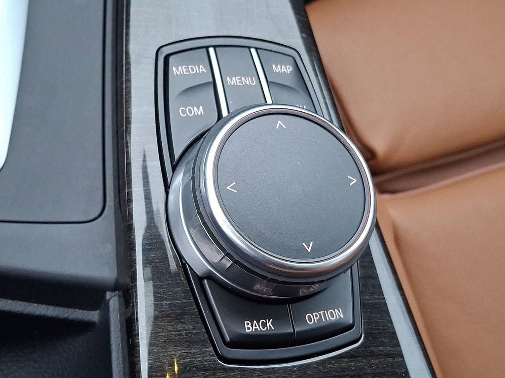 Used 2017 BMW 330i xDrive Sedan image 21