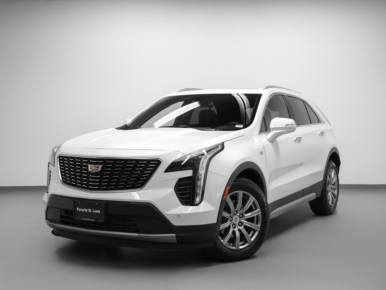 Used 2021 Cadillac XT4 Premium Luxury w/ Cold Weather Package AWD/4WD image 6
