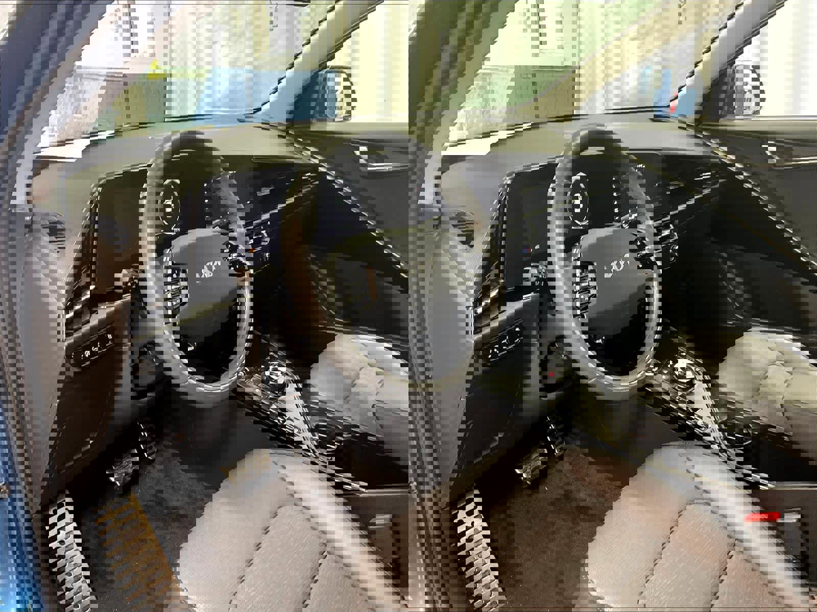 Used 2023 Kia Niro Wave w/ Wave Preserve Package image 8