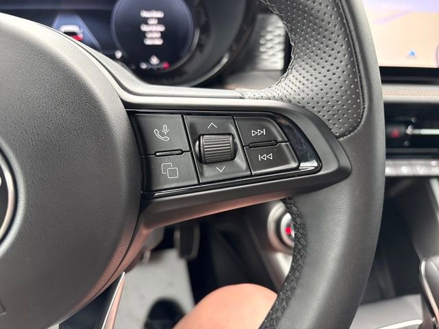 Used 2025 Alfa Romeo Tonale image 14