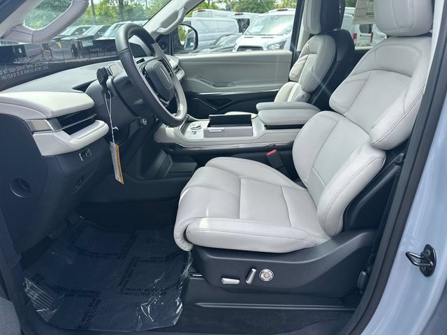 New 2026 Lincoln Navigator Reserve AWD/4WD image 10