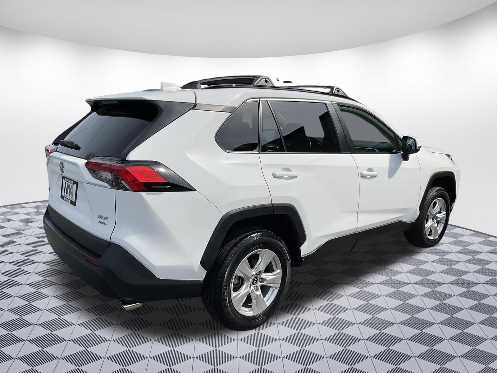 Used 2021 Toyota RAV4 XLE w/ XLE Grade Weather Package AWD/4WD image 3