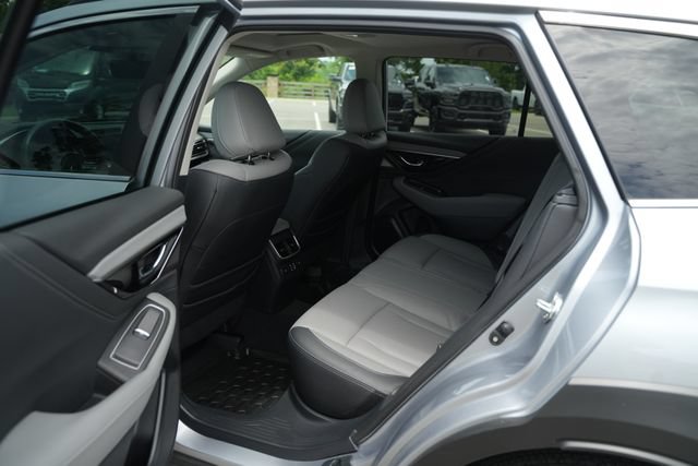 Used 2025 Subaru Outback Limited AWD/4WD image 13
