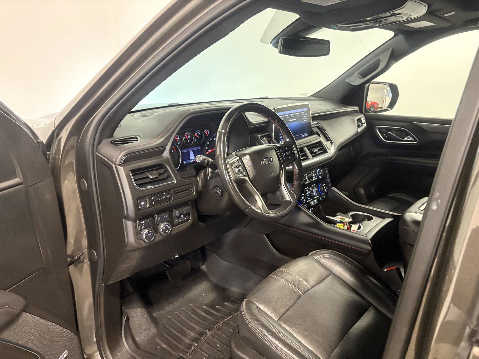Used 2021 Chevrolet Suburban RST w/ Luxury Package AWD/4WD image 21