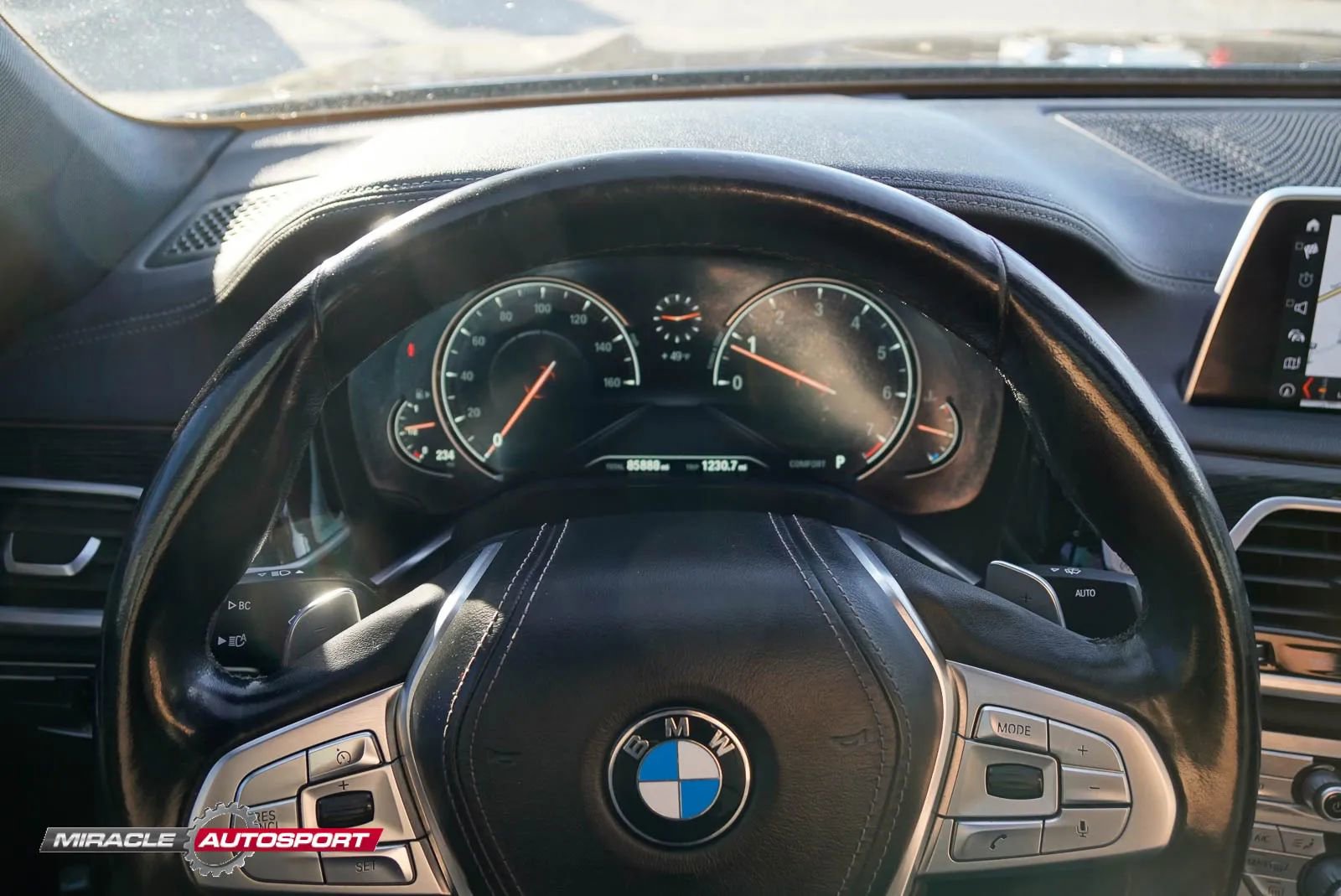 Used 2018 BMW 740i w/ M Sport Package image 38