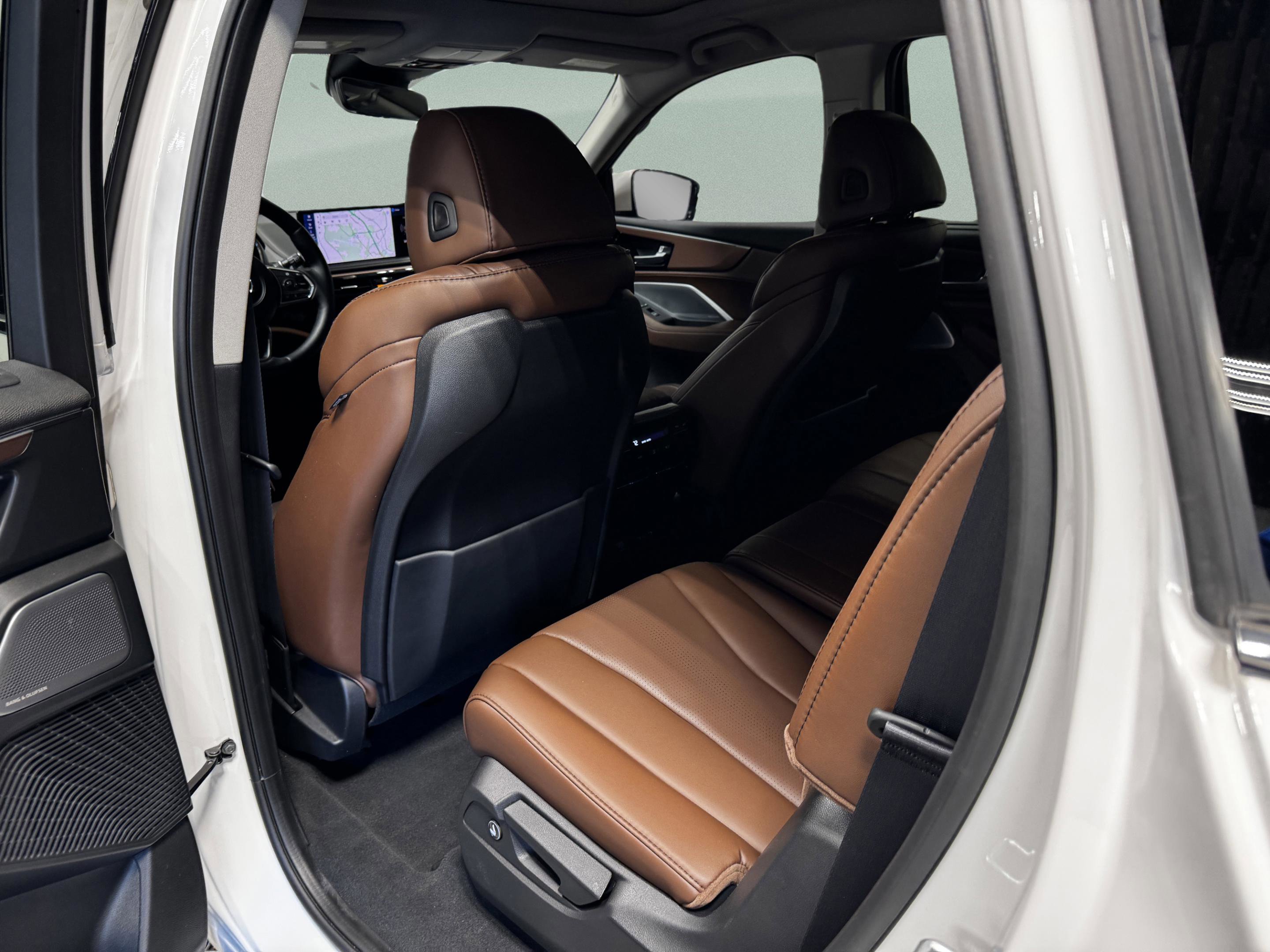 Certified 2025 Acura MDX FWD w/ Technology Package image 10