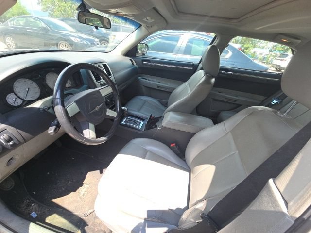 Used 2006 Chrysler 300 Touring w/ Comfort/Convenience Group RWD image 3