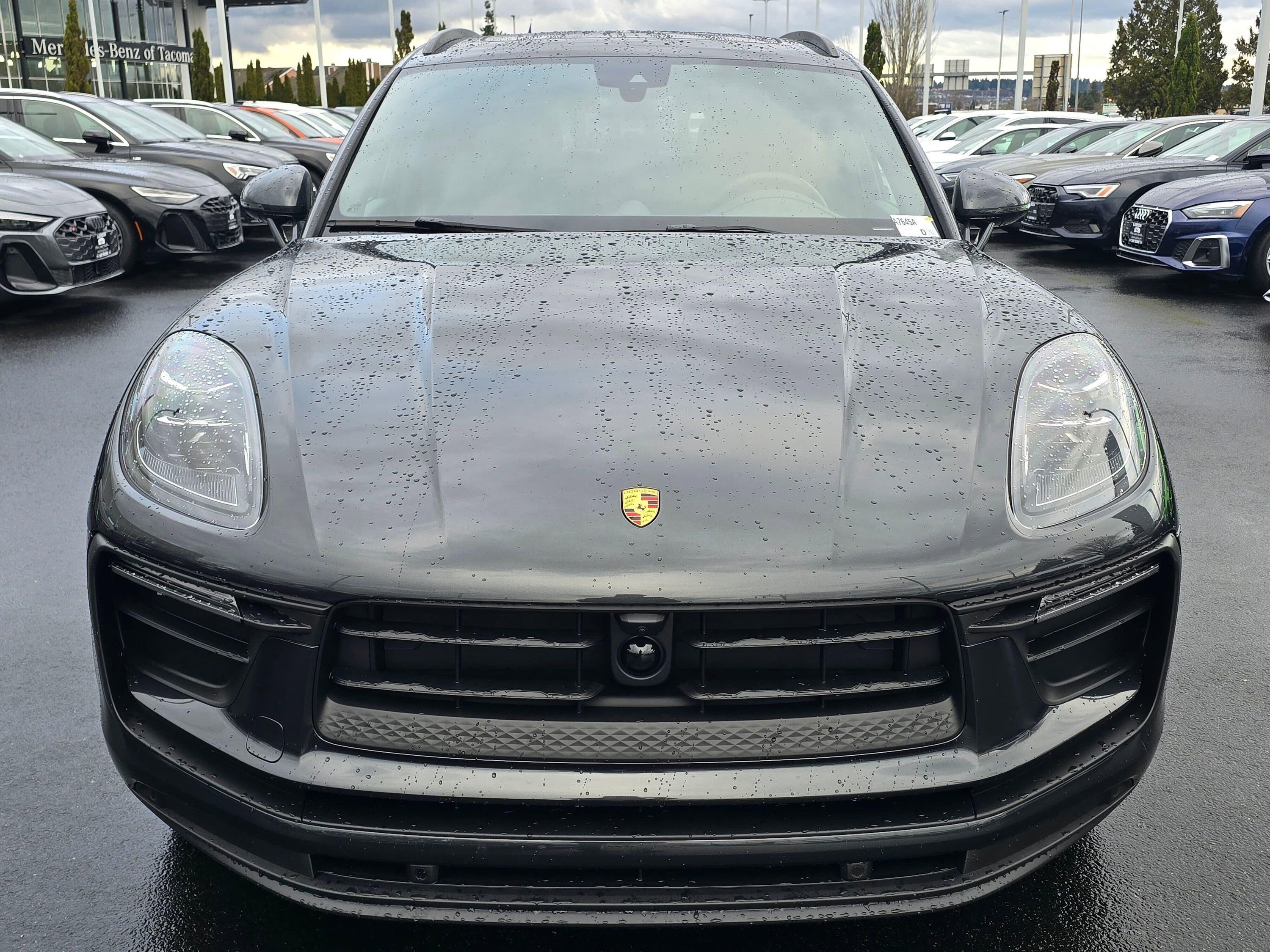 Used 2025 Porsche Macan image 9