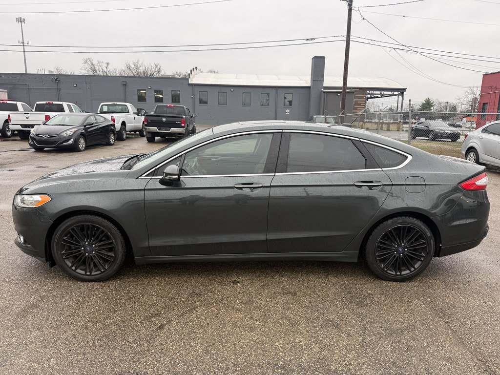 Used 2016 Ford Fusion SE w/ Equipment Group 202A image 3