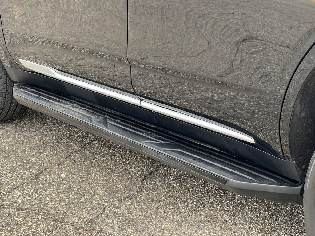 Used 2021 Cadillac Escalade Premium Luxury w/ Driver Assist Tech Package image 12