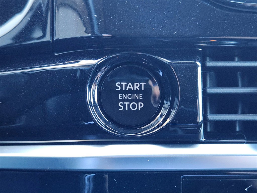 New 2025 Nissan Pathfinder Platinum w/ Black Appearance Package image 16