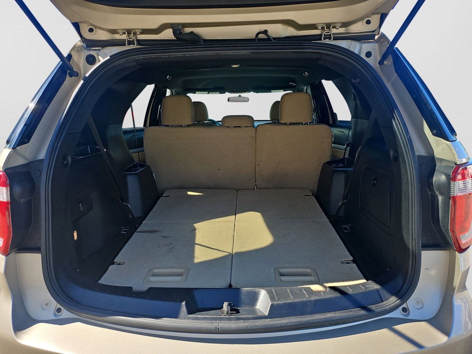 Used 2017 Ford Explorer XLT AWD/4WD image 17