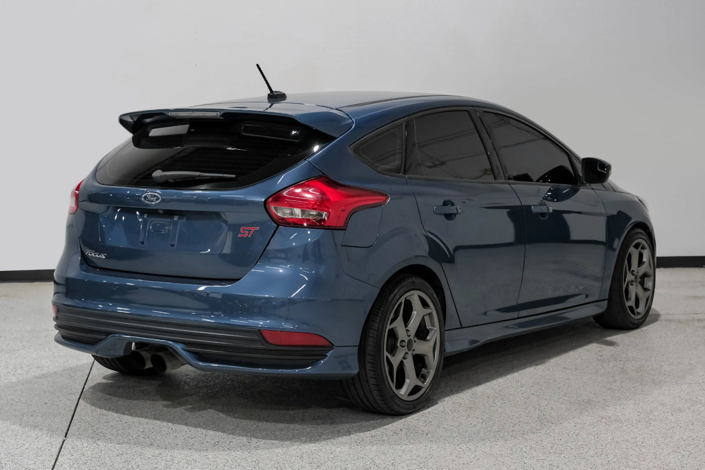 Used 2018 Ford Focus ST image 6