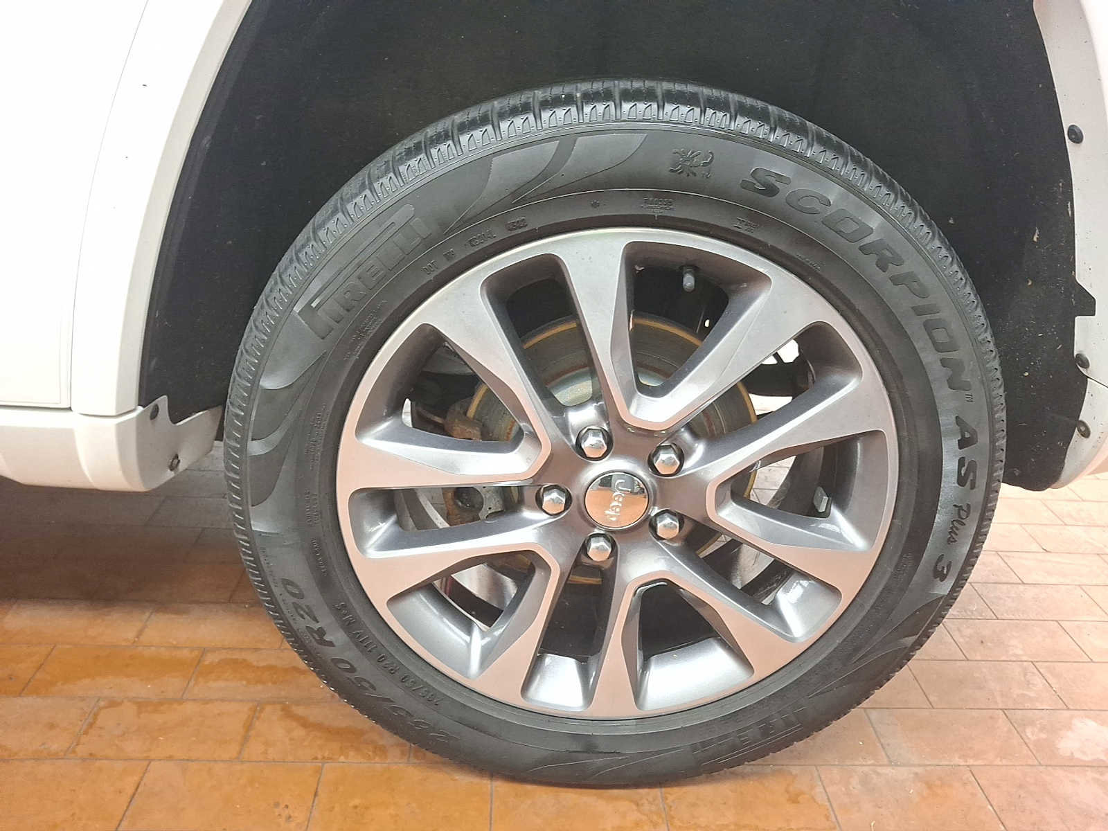 Used 2017 Jeep Grand Cherokee Overland image 8