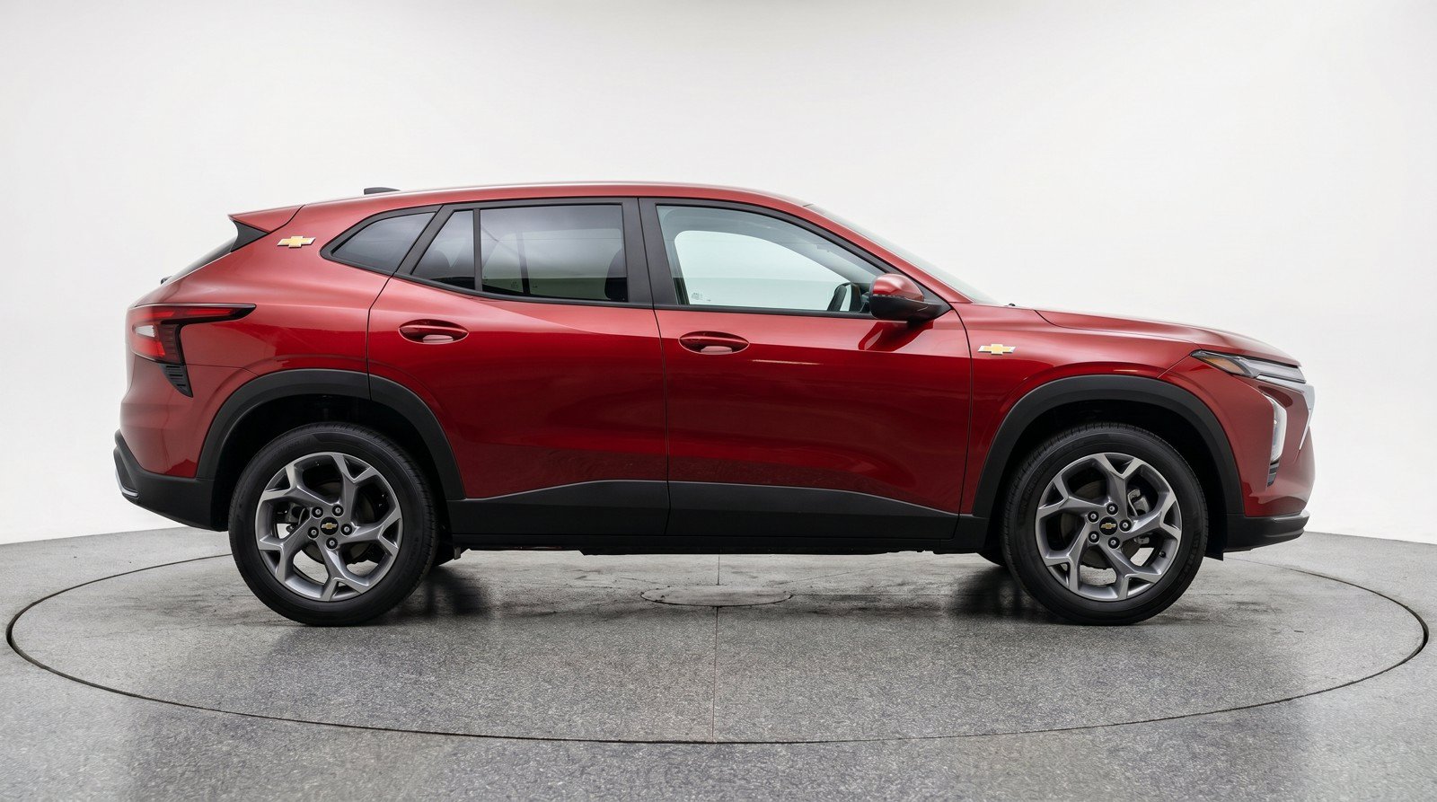 Used 2025 Chevrolet Trax LT FWD image 11