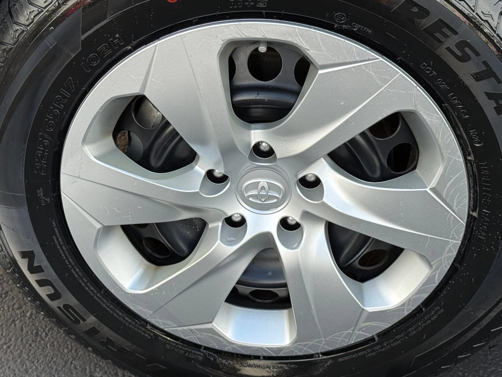 Used 2021 Toyota RAV4 LE AWD/4WD image 11