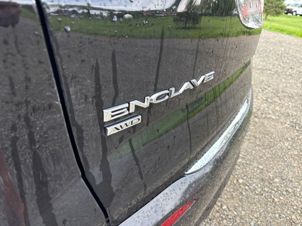 Used 2024 Buick Enclave Essence w/ Sound and Sites Package AWD/4WD image 4