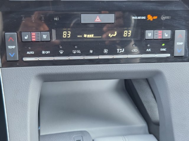 Used 2019 Toyota Avalon Limited w/ Advanced Safety Package FWD image 16