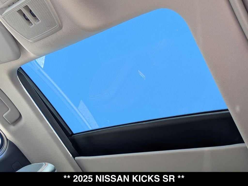Used 2025 Nissan Kicks SR w/ SR Premium Package AWD/4WD image 4