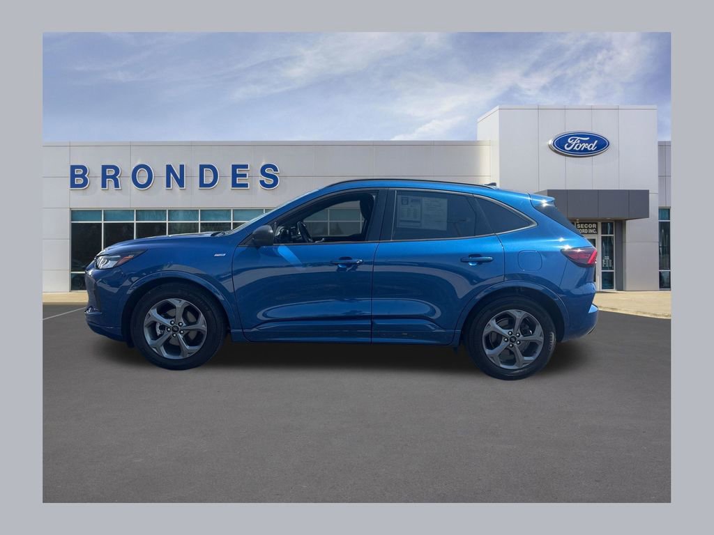 Used 2023 Ford Escape ST-Line w/ Tech Pack #1 FWD image 1