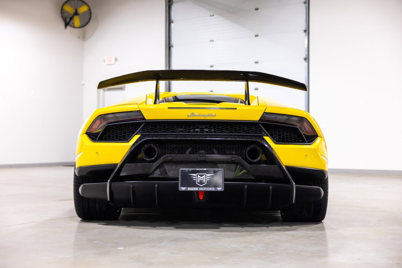 Used 2018 Lamborghini Huracan Performante AWD/4WD image 5