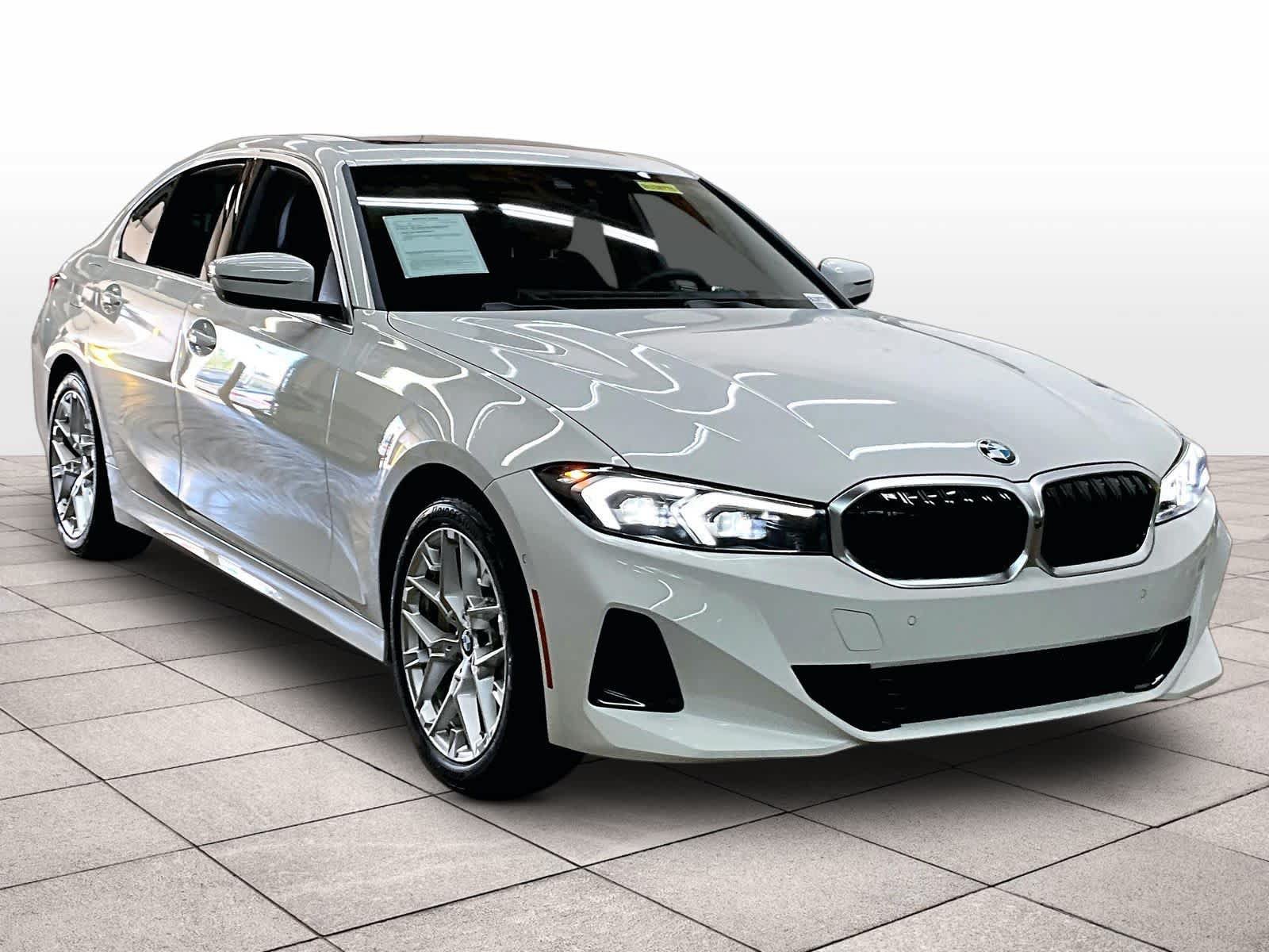 Used 2025 BMW 330i Sedan w/ Convenience Package RWD image 2