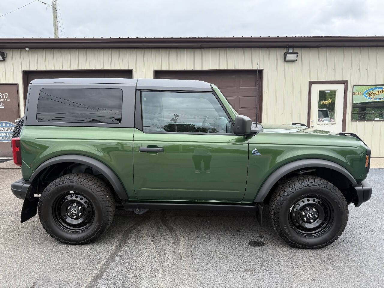 Used 2023 Ford Bronco Black Diamond AWD/4WD image 5