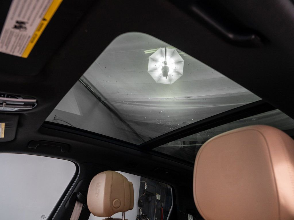 Used 2023 Porsche Cayenne Platinum Edition image 29