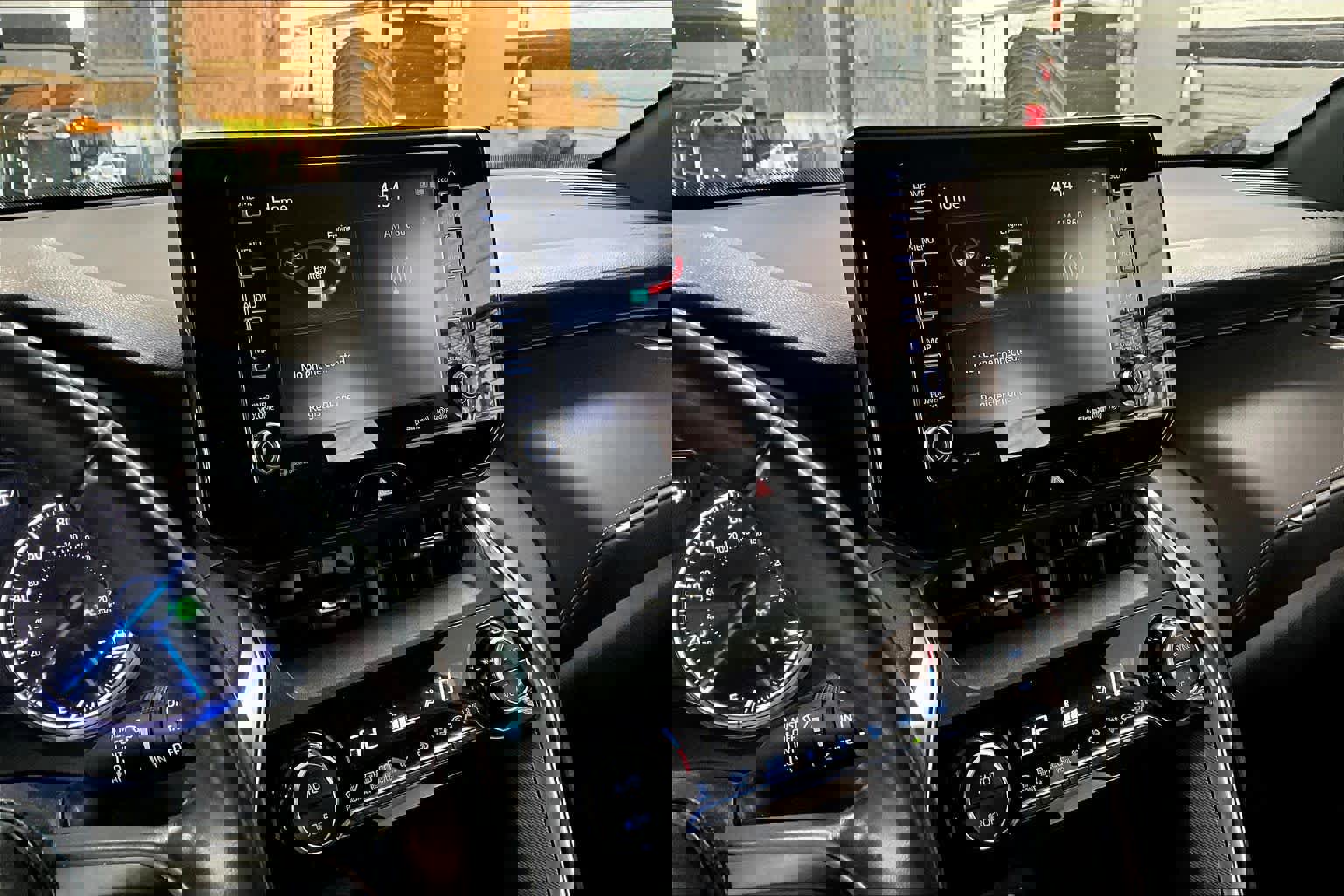 Used 2021 Toyota Venza XLE image 6