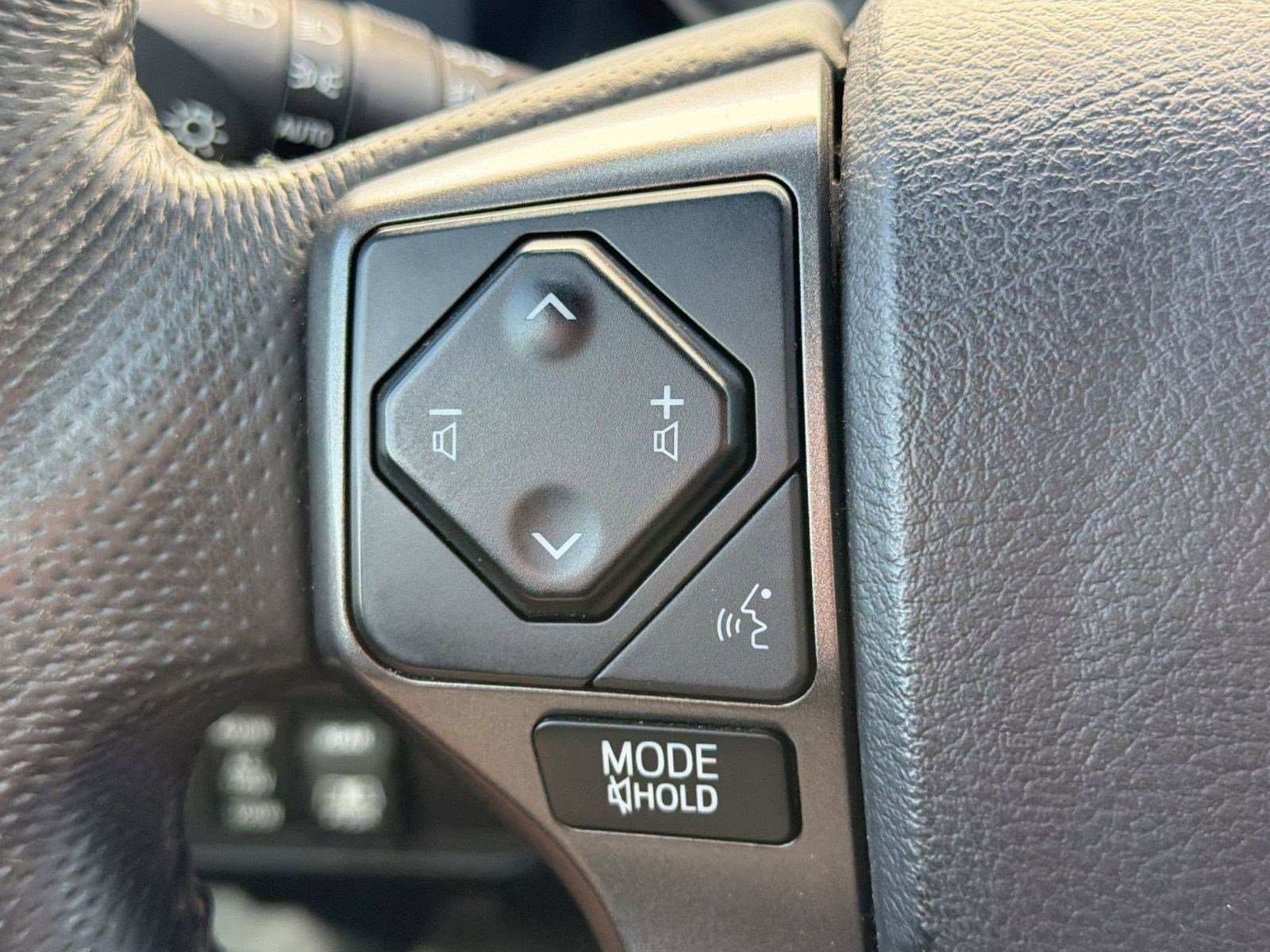 Used 2017 Toyota Tacoma TRD Sport w/ Premium & Technology Package AWD/4WD image 18