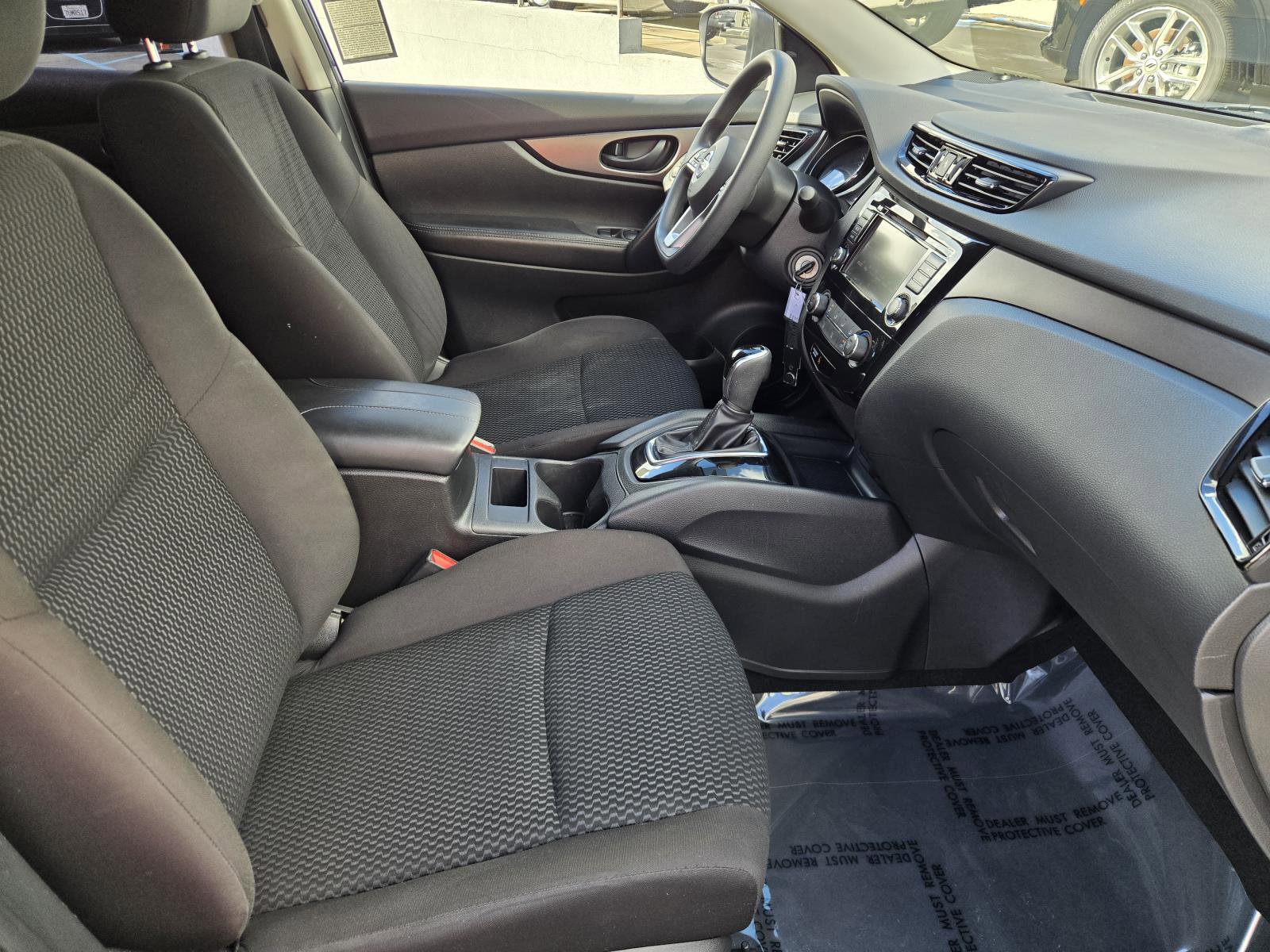 Used 2022 Nissan Rogue Sport S image 32