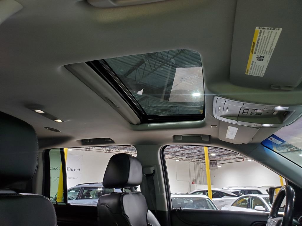 Used 2019 GMC Yukon XL SLT image 16