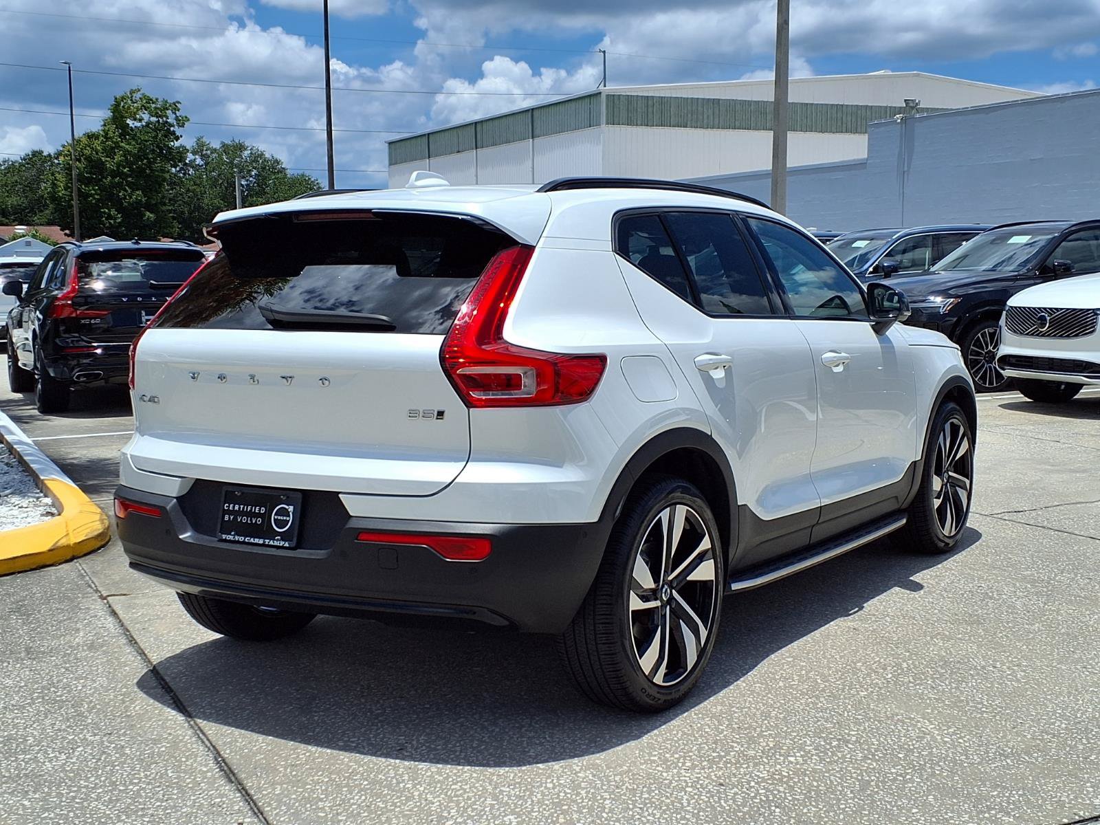 Certified 2023 Volvo XC40 B5 Ultimate w/ Protection Package Premier AWD/4WD image 7