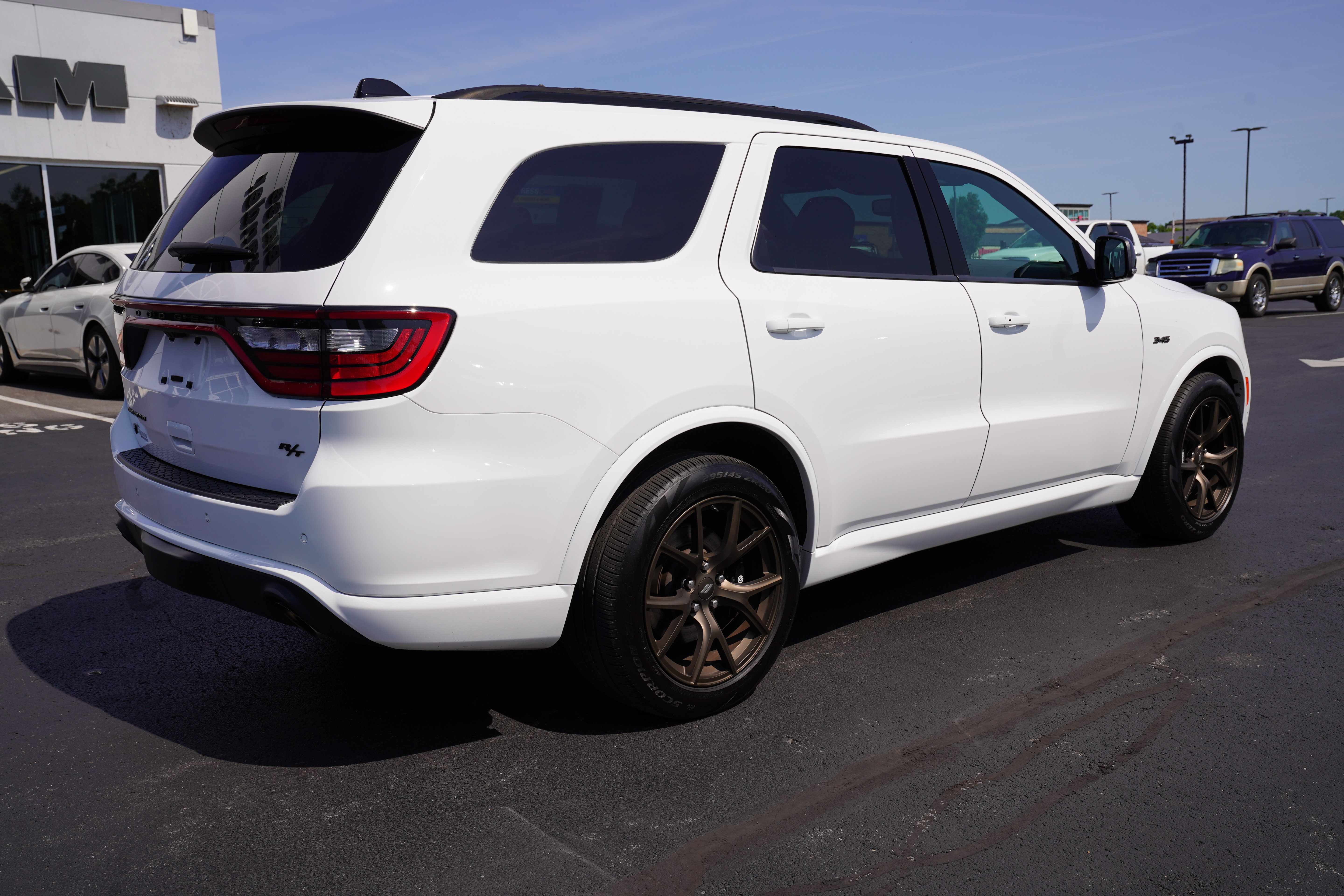 Used 2025 Dodge Durango R/T AWD/4WD image 3