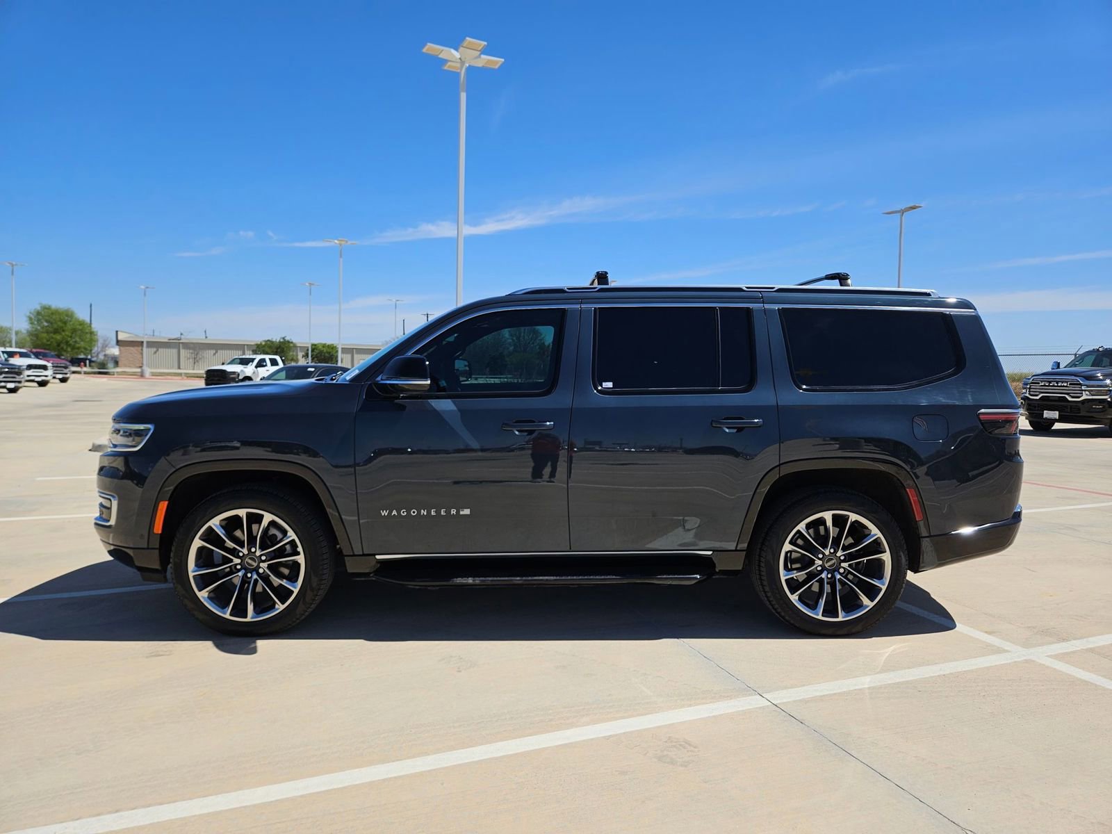 Certified 2025 Jeep Wagoneer Series II w/ Premium Group I image 6