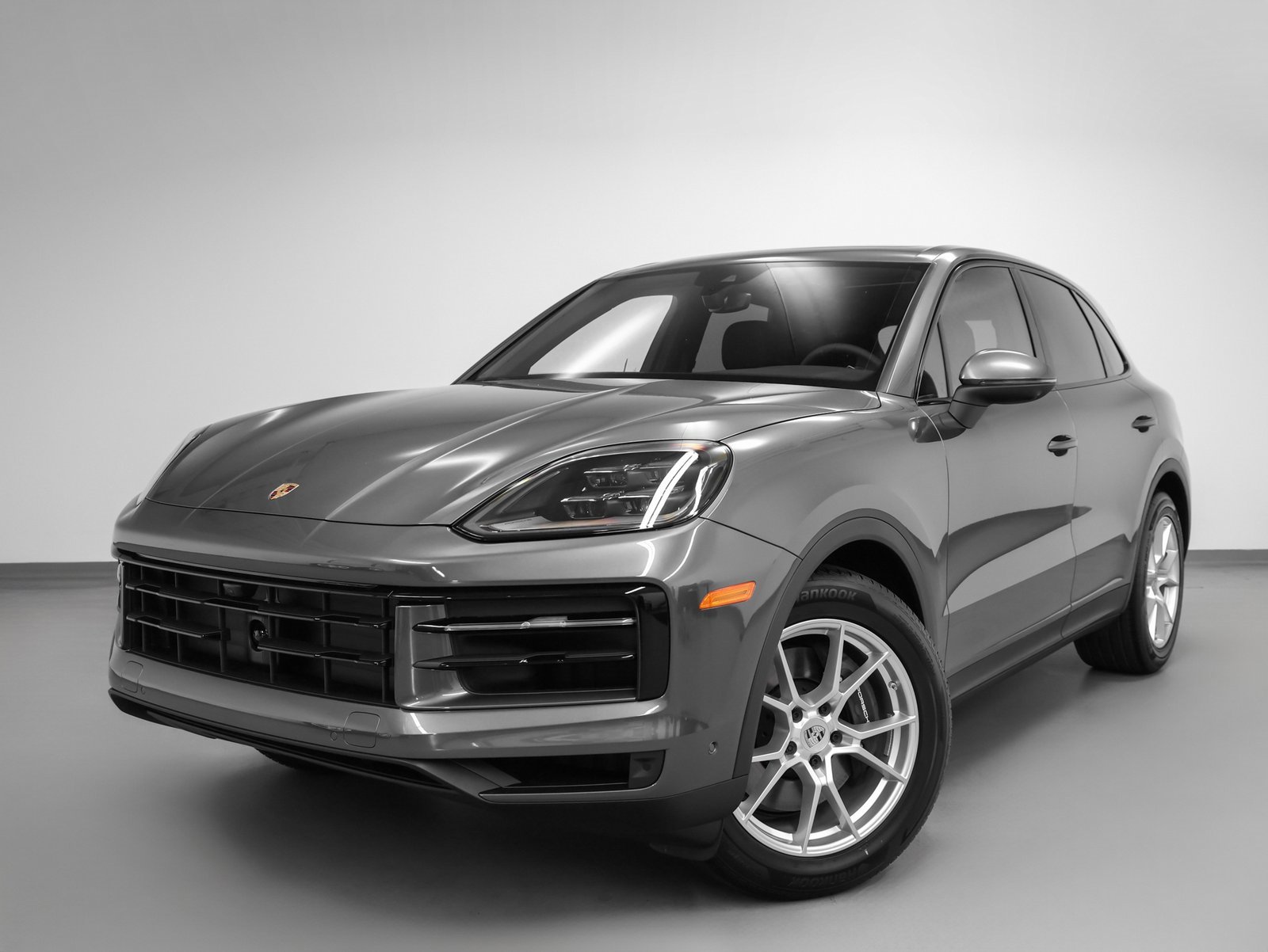 Certified 2025 Porsche Cayenne image 1