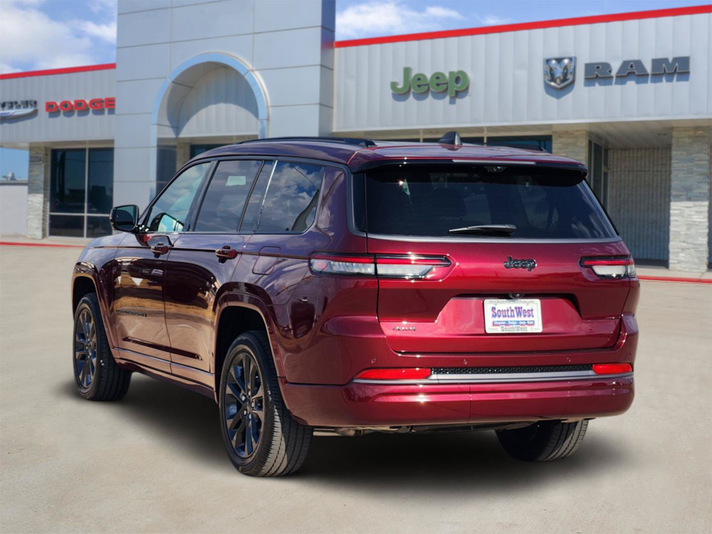 Used 2026 Jeep Grand Cherokee L Limited AWD/4WD image 4