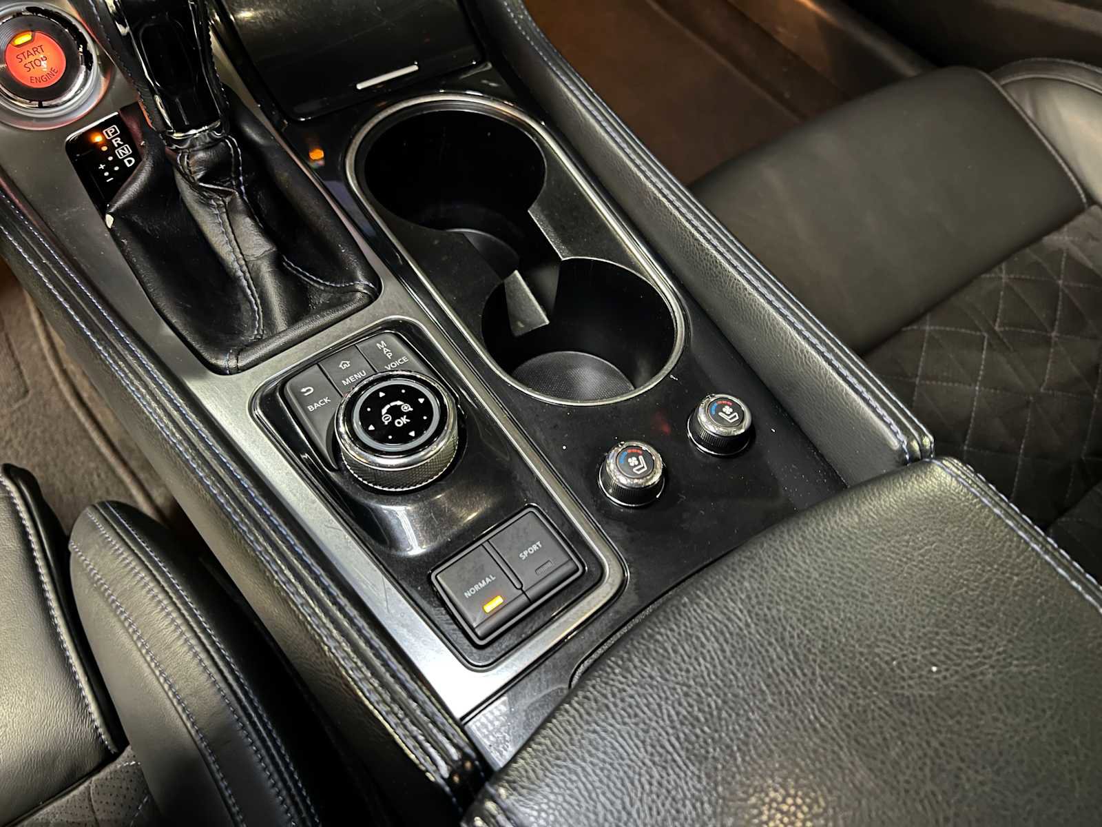 Used 2017 Nissan Maxima SR w/ Midnight Edition image 28